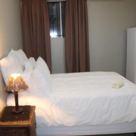 Tlelakufuma Guest House Johannesburg Eksteriør billede