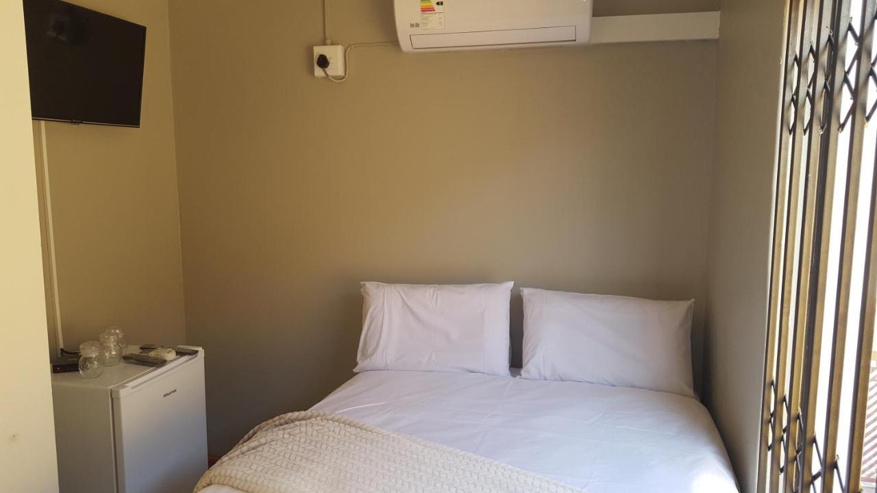 Tlelakufuma Guest House Johannesburg Eksteriør billede