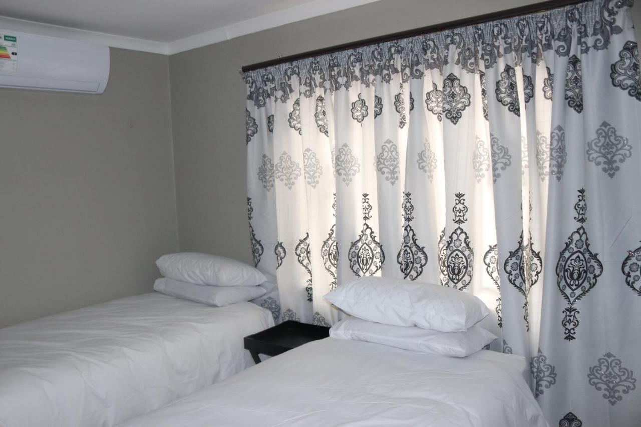 Tlelakufuma Guest House Johannesburg Eksteriør billede