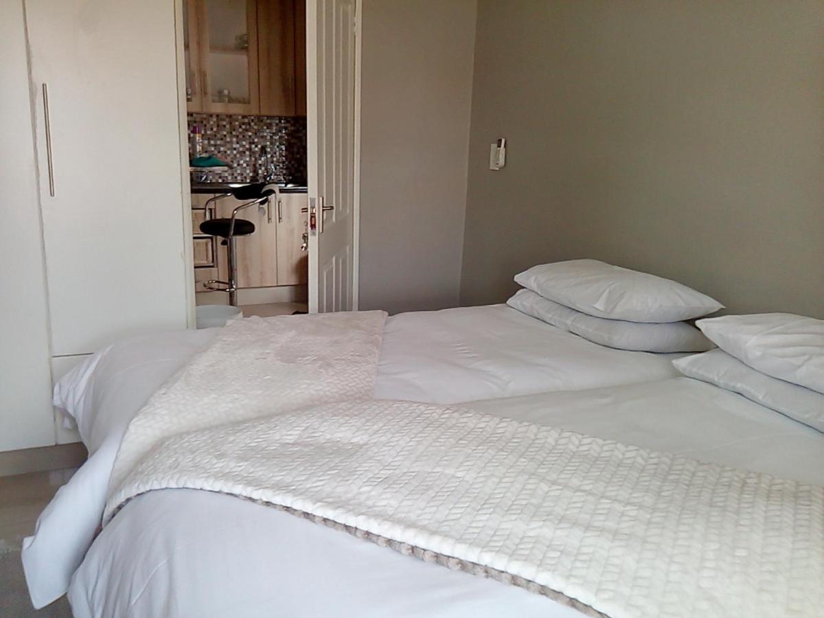 Tlelakufuma Guest House Johannesburg Eksteriør billede